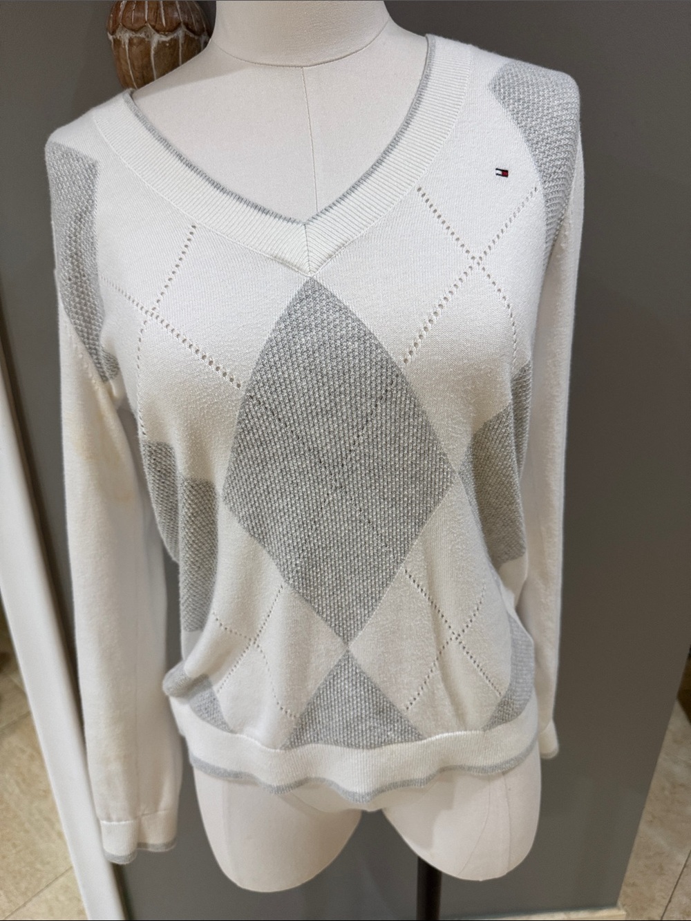 Tommy Hilfiger White and Light Gray Argyle V-Neck Knit Sweater